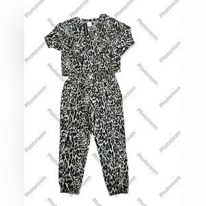 Zoe + Phoebe lounge wear set, Leopard print, Size Small, NWT